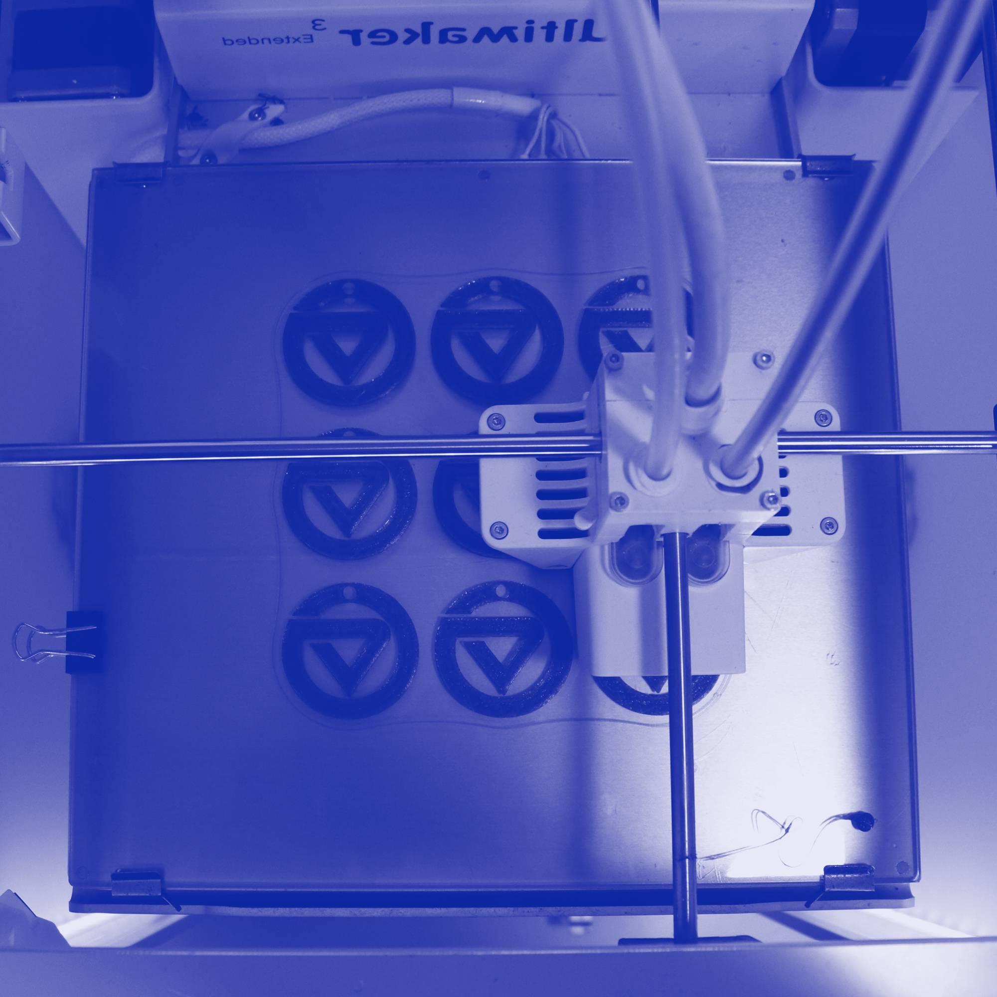 打印GVSU徽标的3D打印机